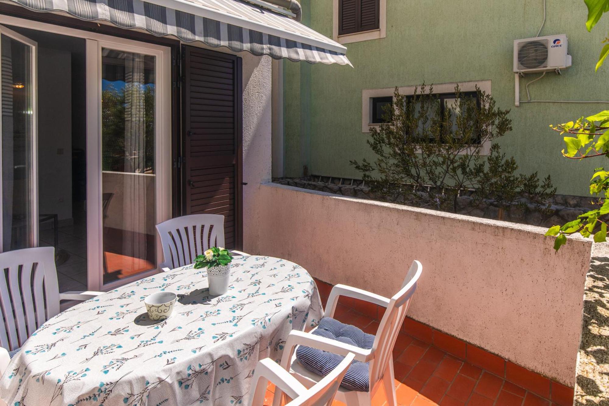 Apartment Laura Punat Bagian luar foto